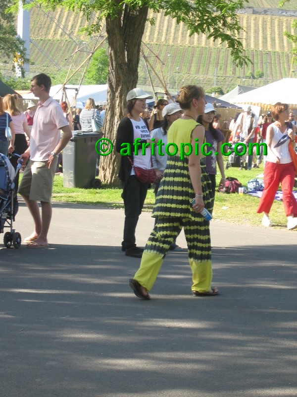 ../Images/AfricaFestival-27-28May05 107.jpg